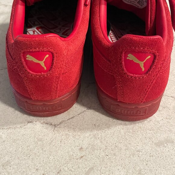 New NNB Puma Suede Classic Full Mono Red Womens Size 6.5 US Sneaker 381587-01 - Picture 3 of 6